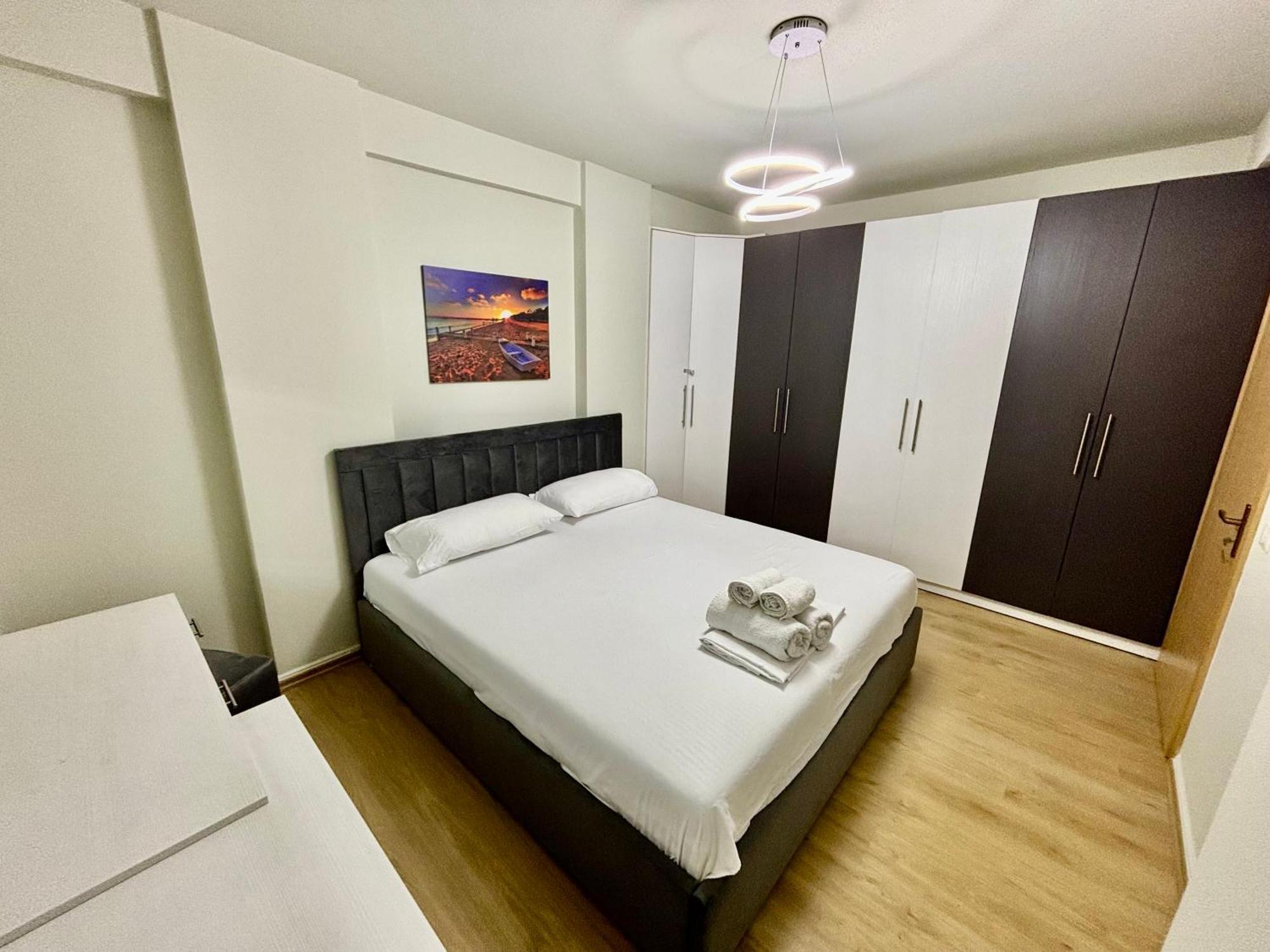 Edi'S Apartament Tirana Eksteriør billede