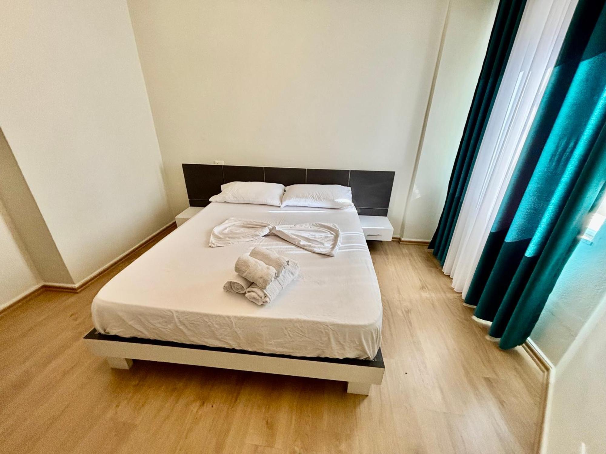Edi'S Apartament Tirana Eksteriør billede